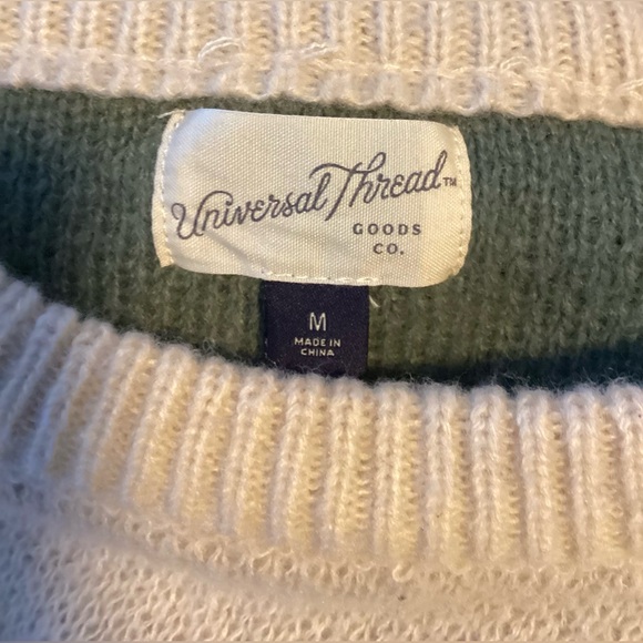 Universal Threads Sweater - Picture 4 of 6